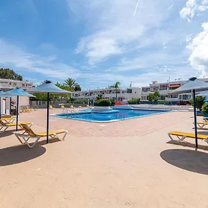 https://ricky-place-chaparral-complex.adeje-hotels.com